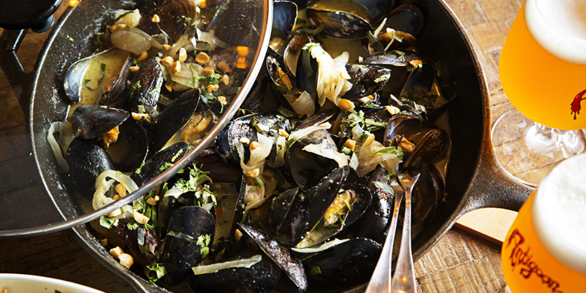 Review Mussel Bar and Grille